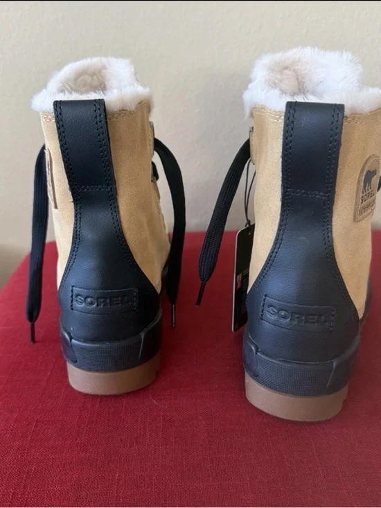 Sorel Beige Tan Winter Rain Boots with Black Soles - Picture 3 of 6